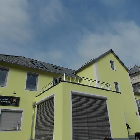 Vivien Apartman *